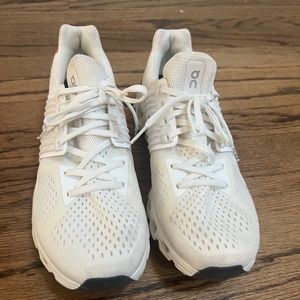 On Running cloud shoes - white - almost brand new